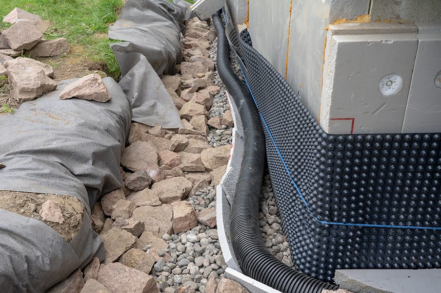 Installation de drain français.