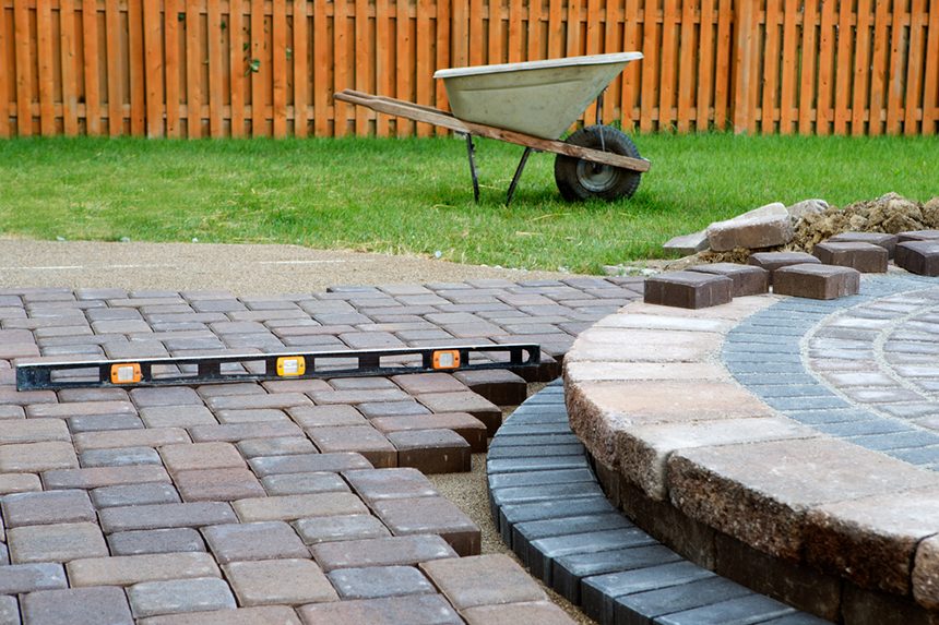 Installation de pavé.